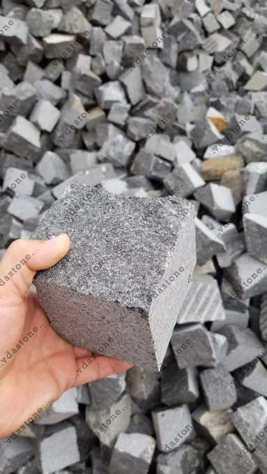 Black Granite Cubic Stone